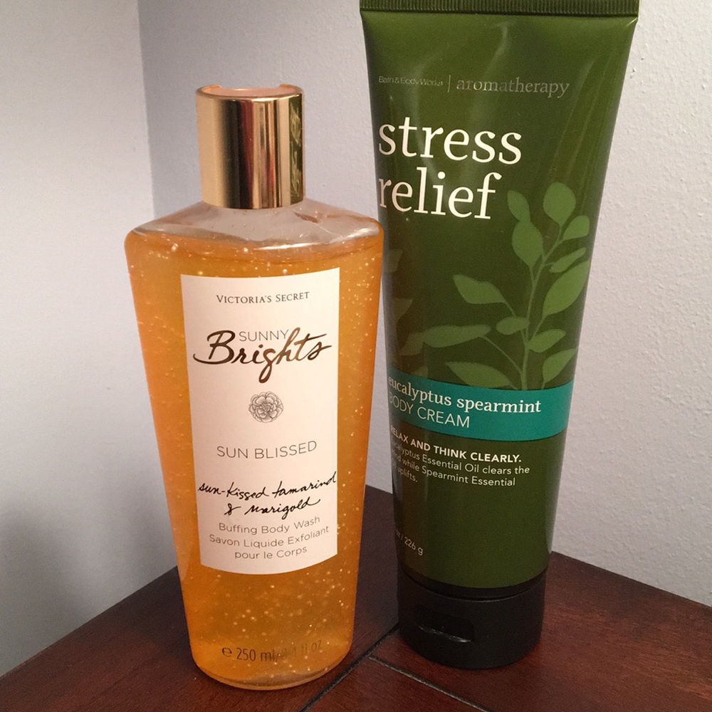 Sale🎉VS & B &BW Lotion and buffing body wash! New